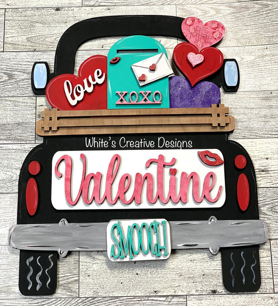 Truck shelf sitter with Valentine insert